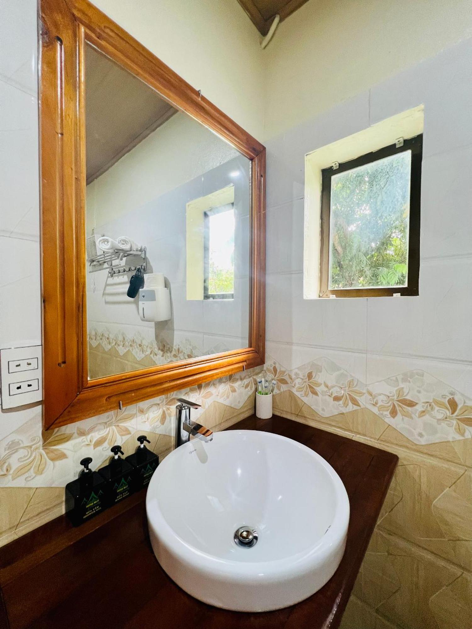 Tropical Valley Homestay - Villas Phong Nha Exteriér fotografie